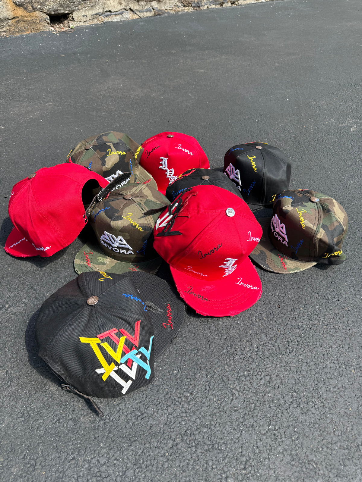 INVORA RED “IVA” DISTRESSED HAT